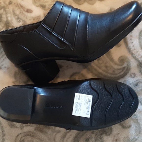 Super Cute Clark booties - Picture 5 of 6